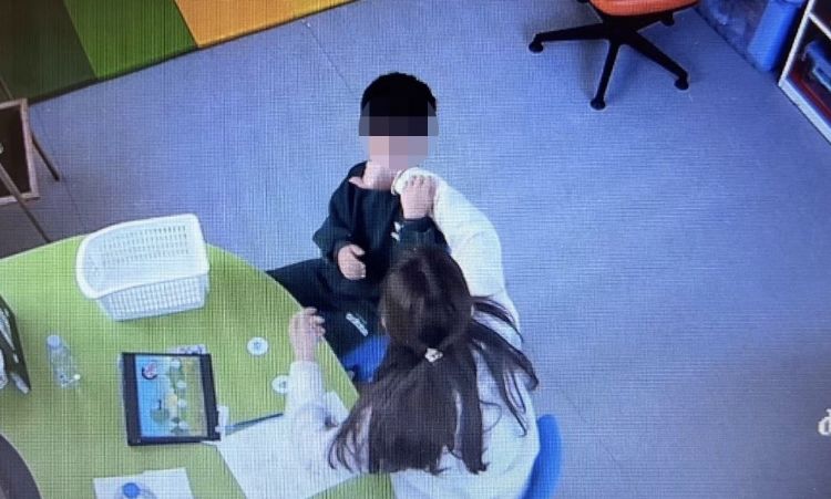 Mersin’de otizmli çocuğa şiddet kamerada: Öğretmen tutuklandı